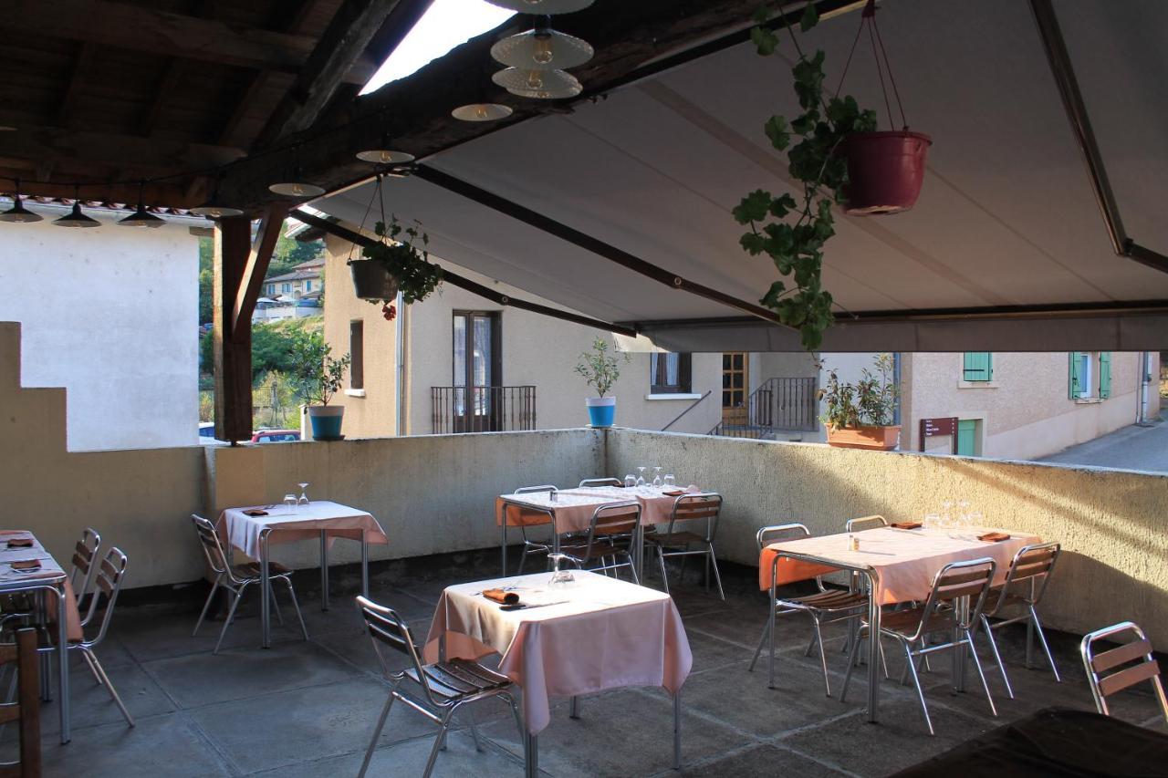 Hôtel Restaurant Le Saint Clément Exterior foto